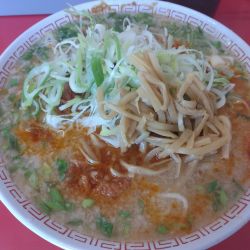 味噌辛口ホルモンメン800円