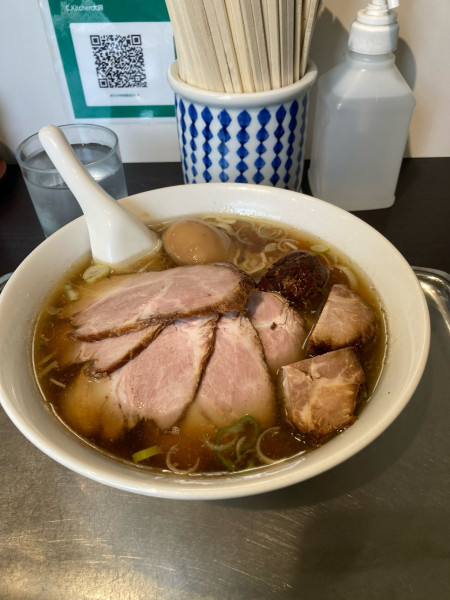 「チャーシュー麺中盛り＋チャーシューのしっぽ」@ラーメン専門の店 大勝の写真