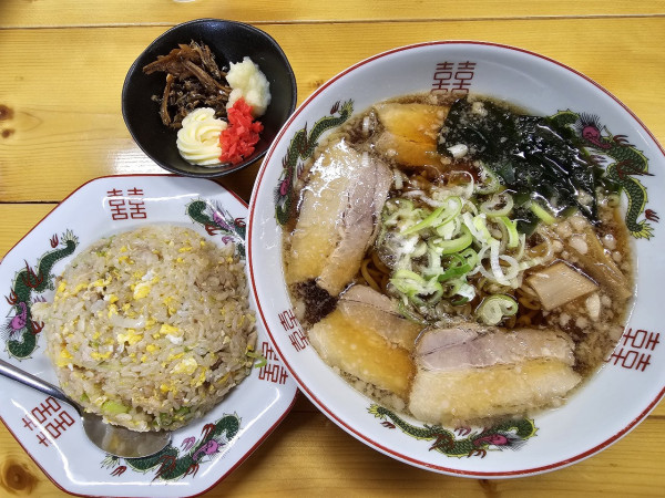「純ラーメン＋チャーハン　680＋60円」@中華そば純 黒石店の写真