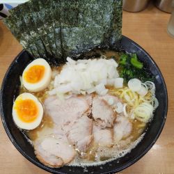 粋得しょうゆ豚骨ラーメン