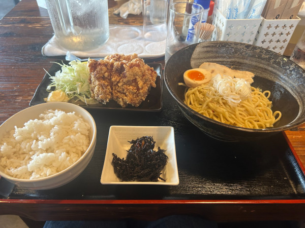 「冷し塩麺+鳥から2個　1,500円」@伊呂葉食堂の写真