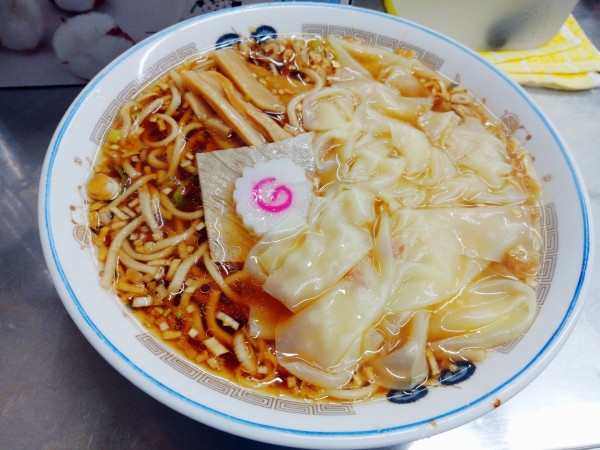 「ワンタンメン（850円）＋大盛り（100円）」@中華そば みたかの写真