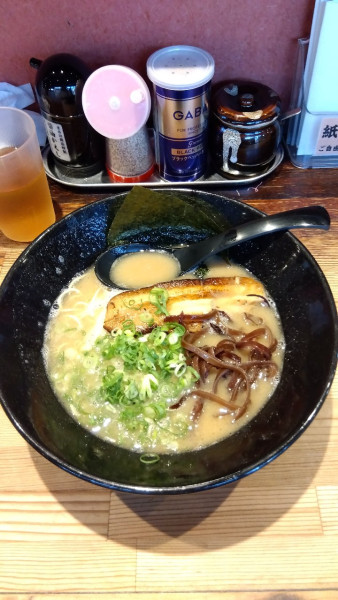 「豚そば」@五代目らーめん処 まるは商店の写真