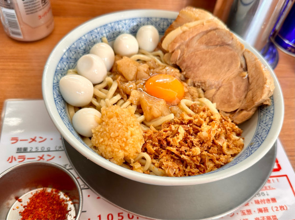 「冷やし釜玉ラーメン＋チャーシュー＋うずらW」@ラーメン ぶぅさんの写真