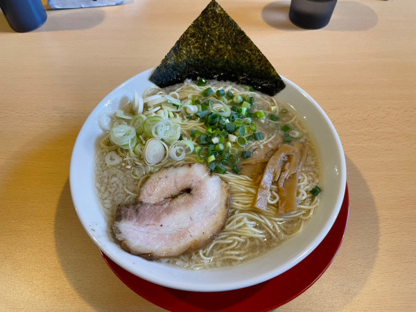 「塩とんこつラーメン」@麺屋 むすぶの写真