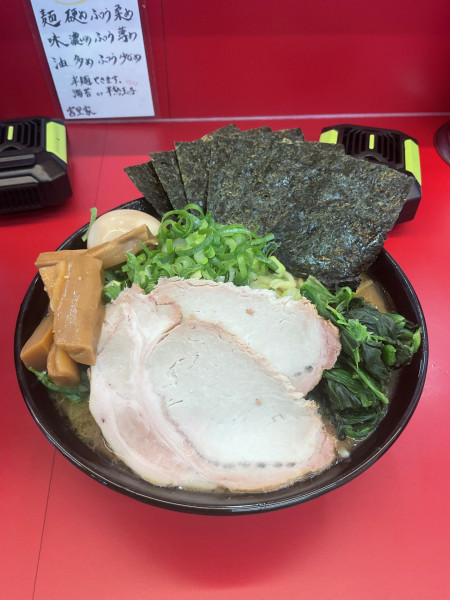 「特選ラーメン大  1350円」@横浜家系ラーメン 宮里家の写真