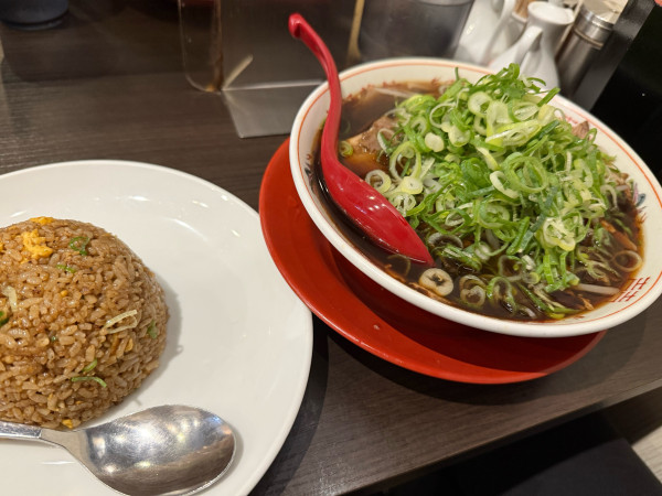 「中華そば並+焼き飯小」@新福菜館 秋葉原店の写真