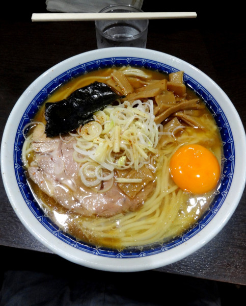 「塩中盛1150円生卵50円」@中華そば べんてんの写真