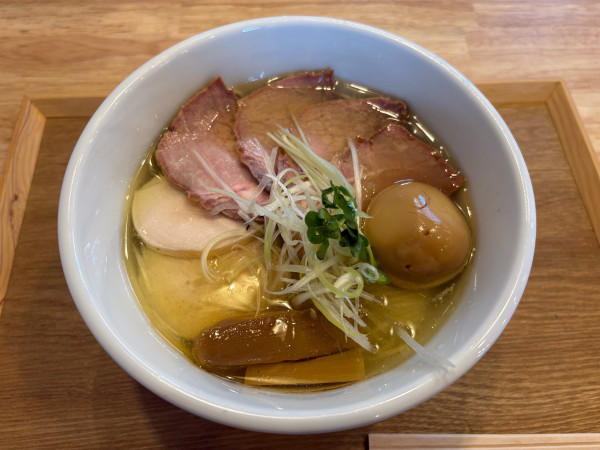 「特製鶏塩らぁ麺」@MENRINの写真