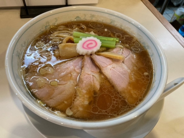 「中華そば＋チャーシュー」@中華食堂 麺笑飯店の写真