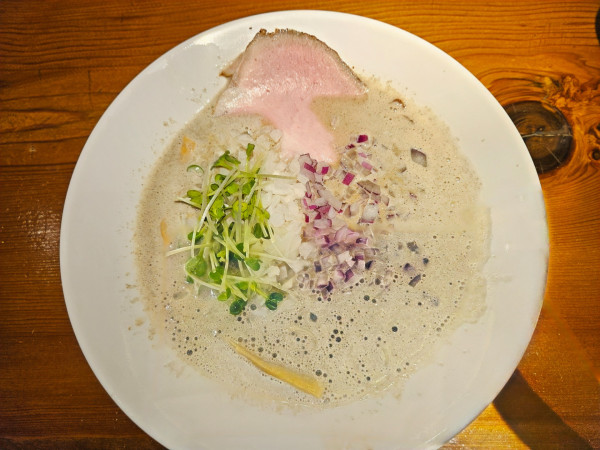 「特濃煮干豚骨」@金沢濃厚煮干豚骨 伊乃心の写真