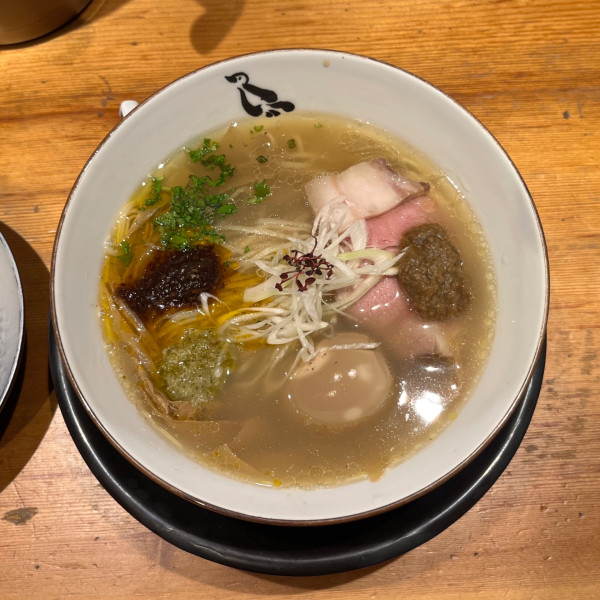 「特製塩そば」@SOBAHOUSE 金色不如帰 新宿御苑本店の写真