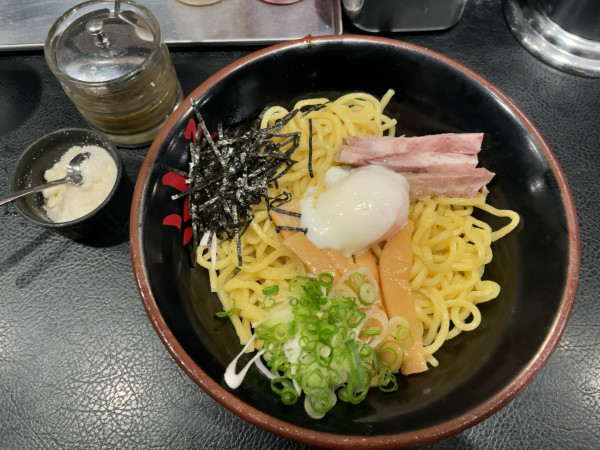 「辛味噌油そば+温玉+パルメザンチーズ」@油そば 東京油組総本店 高円寺組の写真