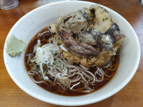 「冷やかけそば+しい茸天」@二葉の写真