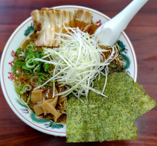 「冷やし醤油らーめん 大 1023円」@ラーメン魁力屋 南行徳店の写真