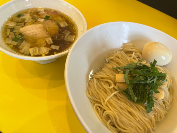 「昆布水つけ麺＋味玉＋ばら海苔おろし生姜ご飯（1620円）」@ラーメン ニュー松戸の写真