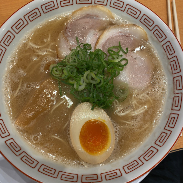 「だるまらーめん 990円+替玉150」@群馬豚骨らーめん だるま大使-無限-  上福岡店の写真