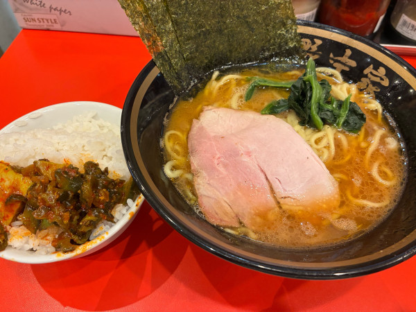 「ラーメン並　850円ライス食べ放題150円」@三代目 野中家の写真