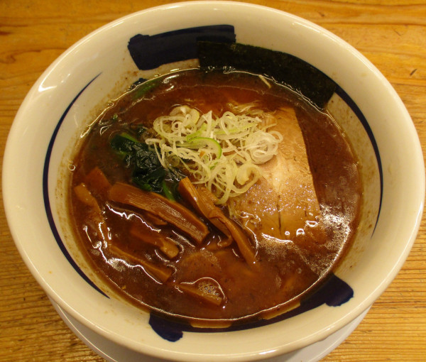 「中華そば　930円」@つけ麺専門店 三田製麺所 池袋西口店の写真