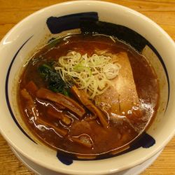 中華そば　930円