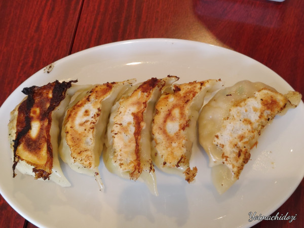 「餃子（460円）」@おんじき庭本 新函館北斗駅前店の写真