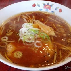 赤みそらーめん（970円）