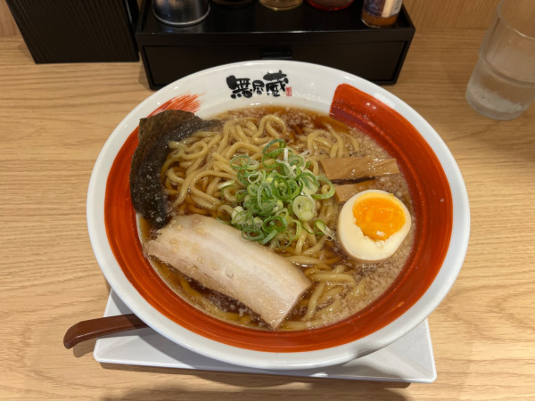 「新潟醤油＋麺大盛」@越後秘蔵麺 無尽蔵 せんだい家の写真