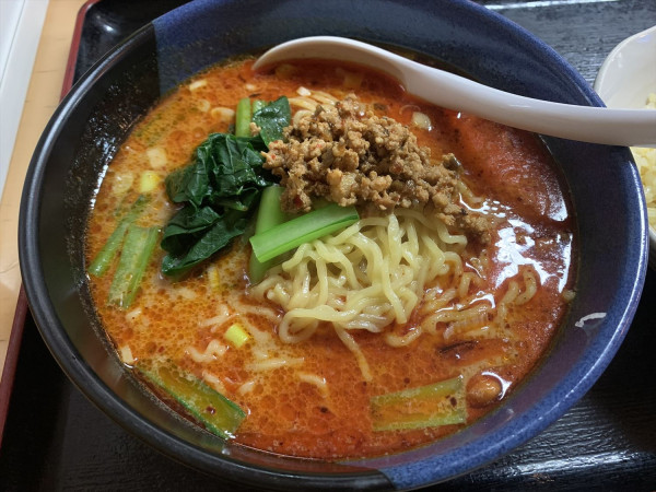 「本格四川担々麺 半チャーハン付」@四川料理 鴻福園の写真