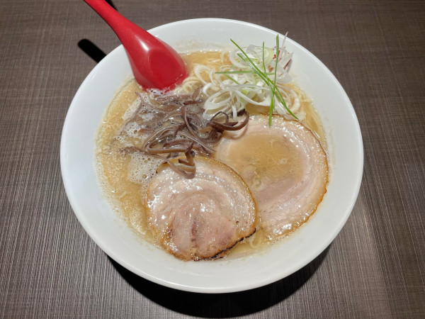 「魚介豚骨らーめん」@魚介豚骨らーめん 刻の写真