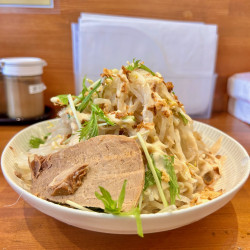 【夏季限定】ゆず冷やし中華そば(1200円:無料トッピング野菜マシ・ガリマヨ)