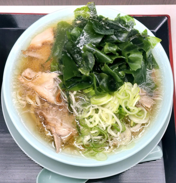 「わかめ中華そば 850円」@新橋ニューともちんラーメン 神保町店の写真