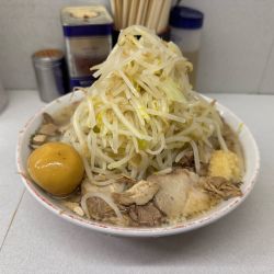 普通盛り　チャーシュー入り