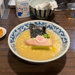 名物よだれ鶏と濃厚鶏白湯麺 MATSURIKA 武蔵新田店の画像