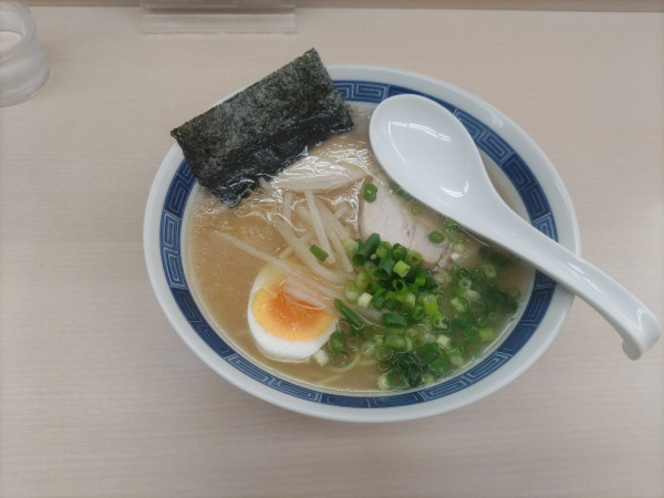 「塩とんこつラーメン」@八作の写真