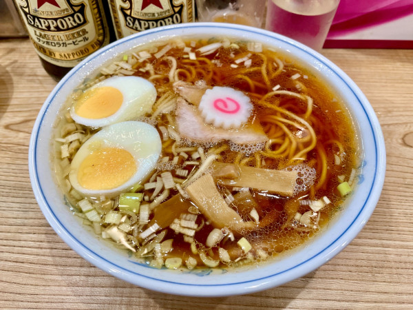 「サッポロ赤星２本 ＋ チャーシュー皿他 →らーめん 茹で玉子」@らーめん 高尾の写真