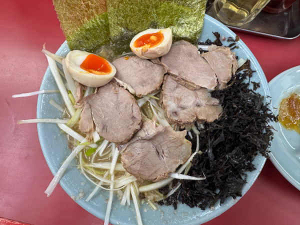 「ネギチャーシュー麺煮卵岩のり」@ラーメンショップ 牛久結束店の写真