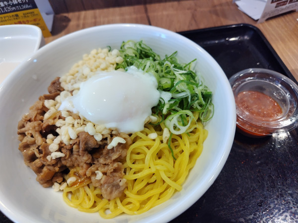 「牛玉スタミナまぜそば767円」@吉野家 松戸東口店の写真