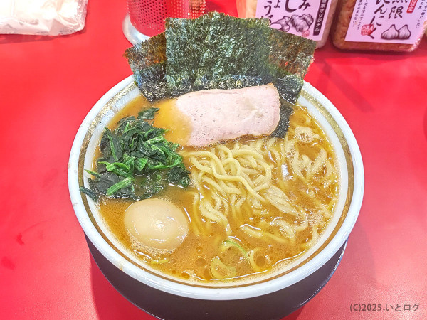 「ラーメン（大盛）＋味玉」@家系ラーメン 近江道家の写真
