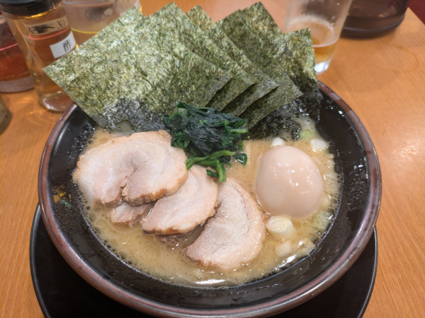 「MAXラーメン(1120円)」@横浜家系ラーメン 鶴乃家 三原店の写真