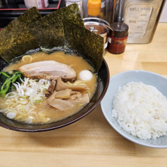 横浜家系ラーメン あみ家の画像