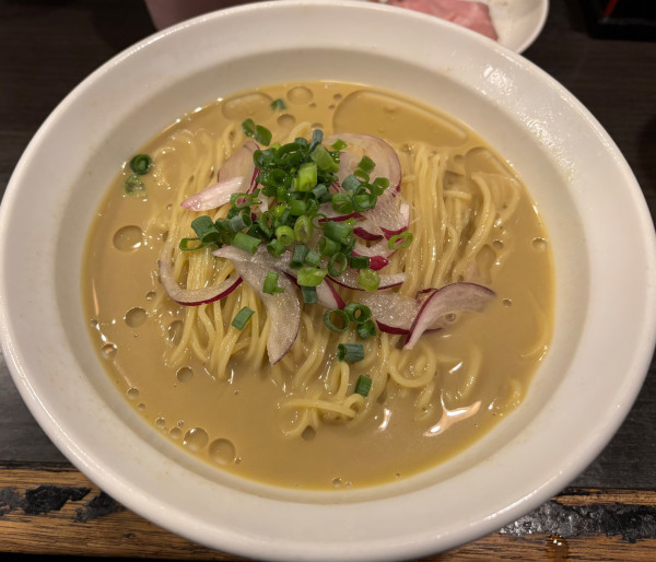 「冷や牡蠣」@灰汁中華 丿貫 福富町本店の写真