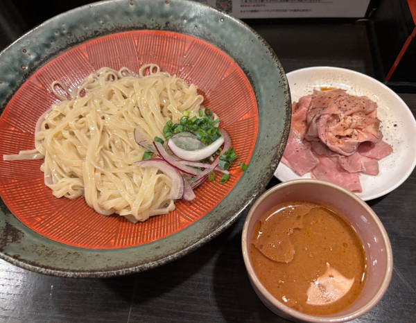 「海老味噌の冷やつけ+肉」@灰汁中華 丿貫 福富町本店の写真