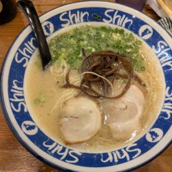 博多sinsinラーメン