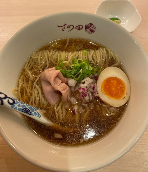 「【限定】冷やし煮干しらーめん　１０００円」@鴨そば さわ田 ヨドバシ横浜店の写真