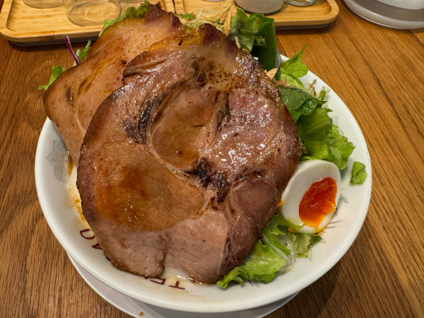「冷やしラーメン 白 大盛 1080円」@大島ラーメン あづまやの写真