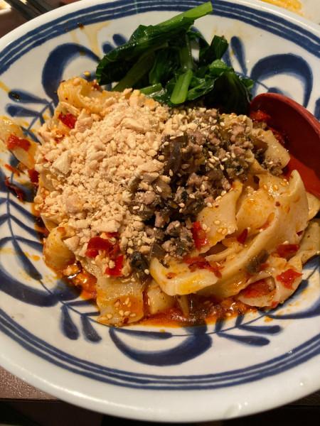 「汁無し担々麻辣刀削麺、中辛」@陳家私菜 新宿店の写真