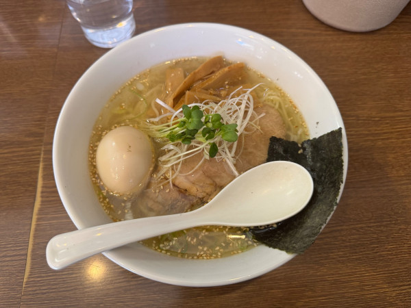 「塩らーめん味玉入り950円＊キャンペーン価格760円」@神勢。の写真