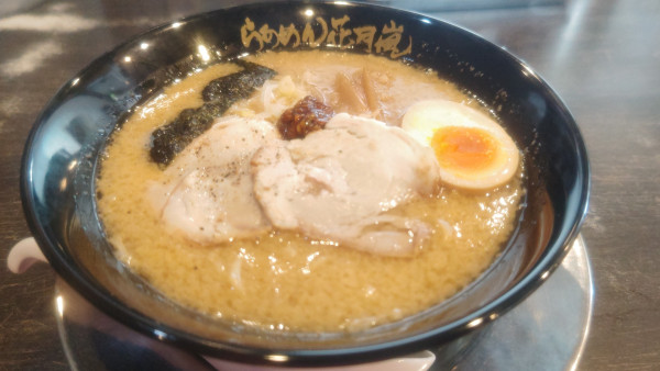 「嵐げんこつらぁめん９００円」@らあめん花月 嵐 千ヶ瀬店の写真