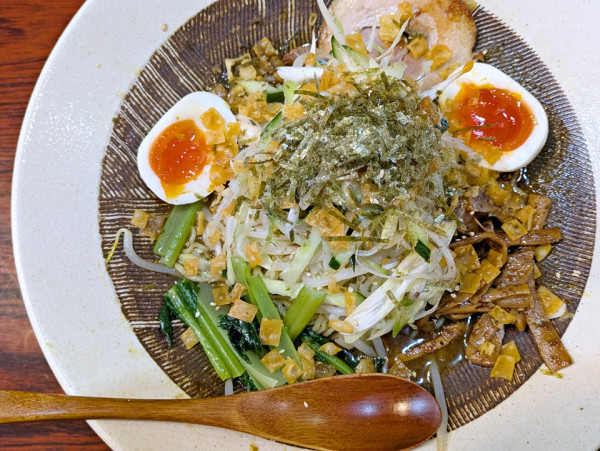 「冷やしカレーたぬき（しろ・大盛）＋半熟味玉」@らーめん 兼吉の写真