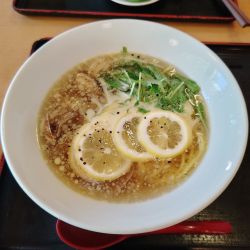 塩あさりレモンラーメン(980円)